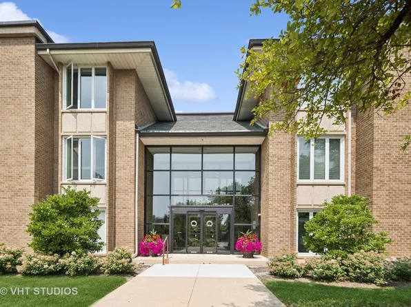 1 Oak Brook Club Dr APT A205, Oak Brook, IL 60523