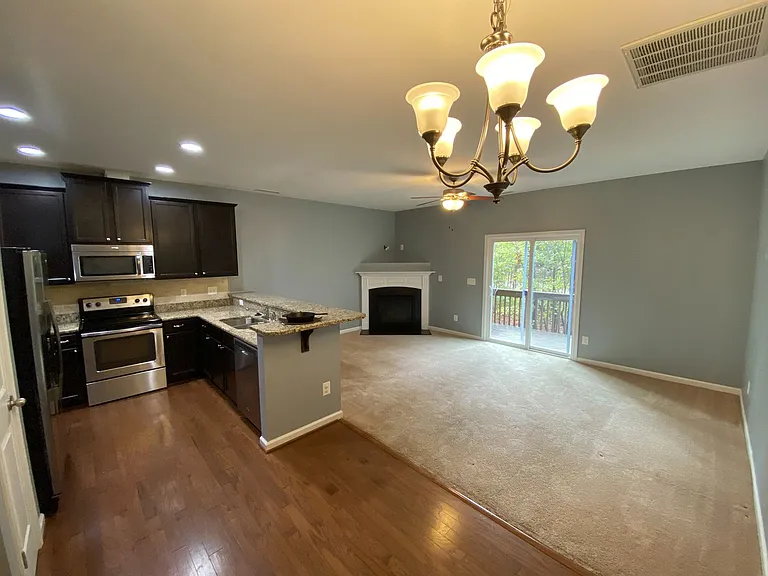 1634 Holly Grove Way — Photo 4