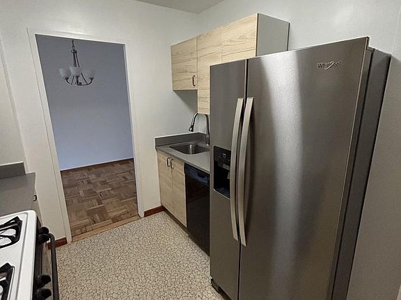 5th image of 4000 Tunlaw Rd NW APT 223