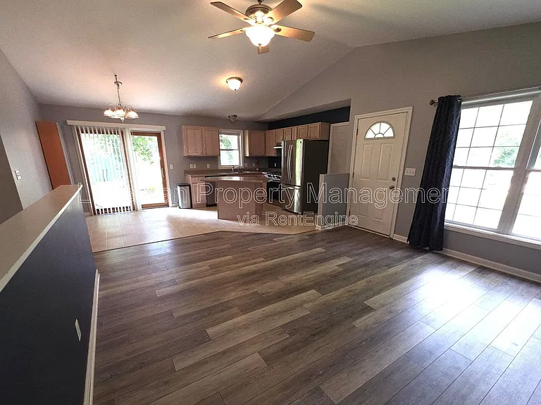 5635 Monticello Ave — Photo 3