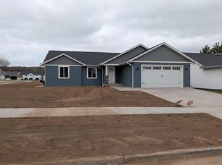 780 Kayson Pl, Altoona, WI 54720