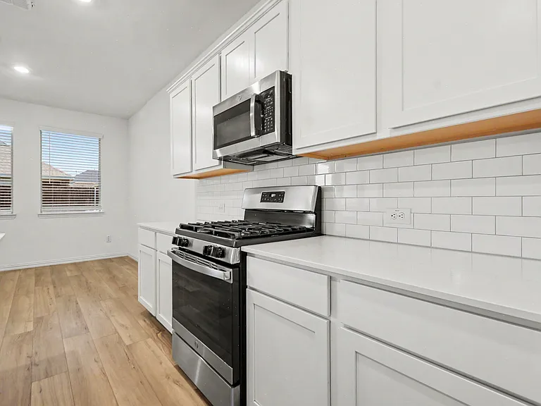 1118 Mahogany Ln — Photo 12