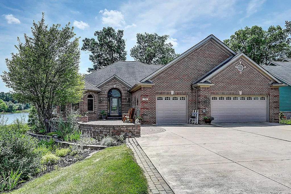 1745 Kristina Dr photo 1