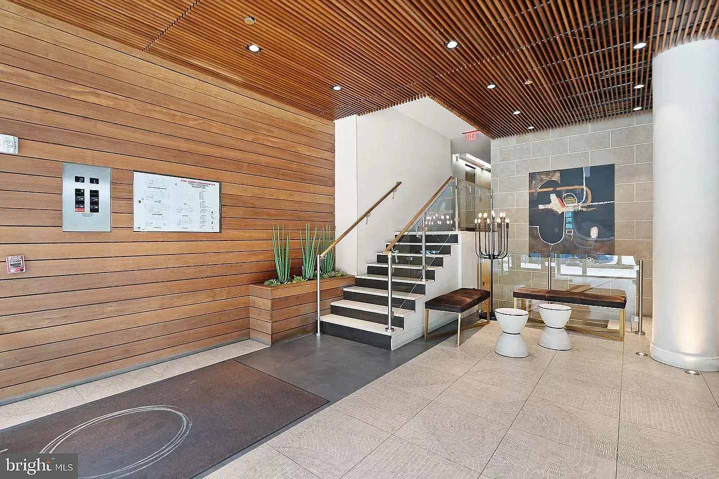 2 bed, 706 sqft, $2,900 — Photo 3