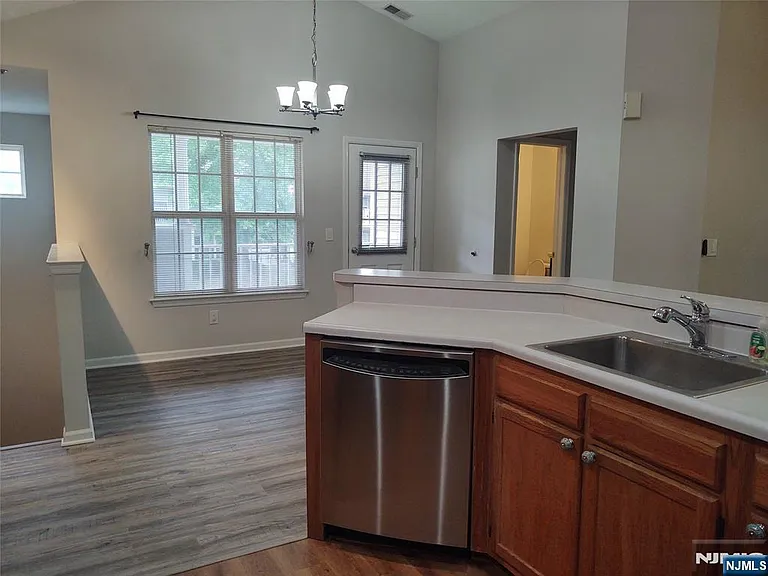5912 Tudor Dr #5912 — Photo 2