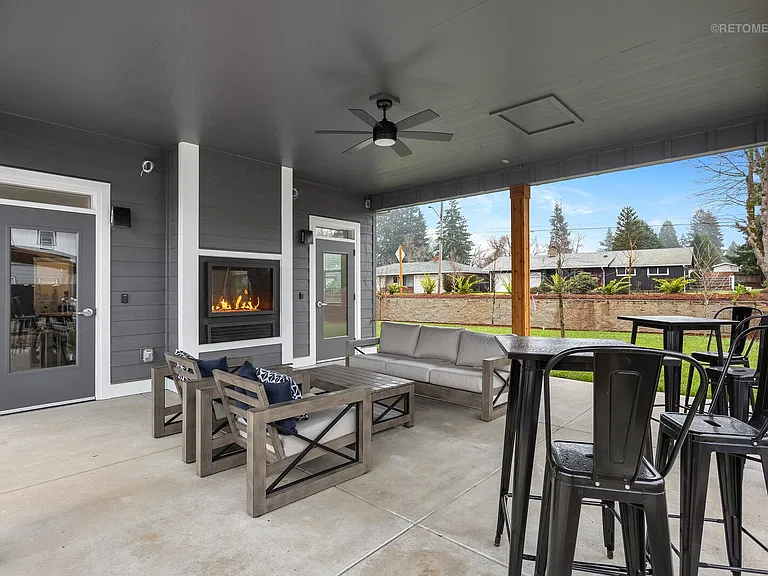 Verda Crossing | Outdoor Seating