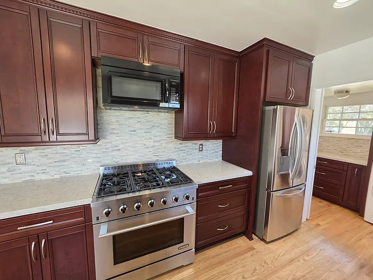 20758 Stephanie Dr — Photo 37