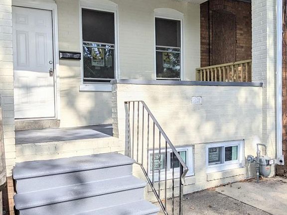 2nd image of 211 N Dupont St