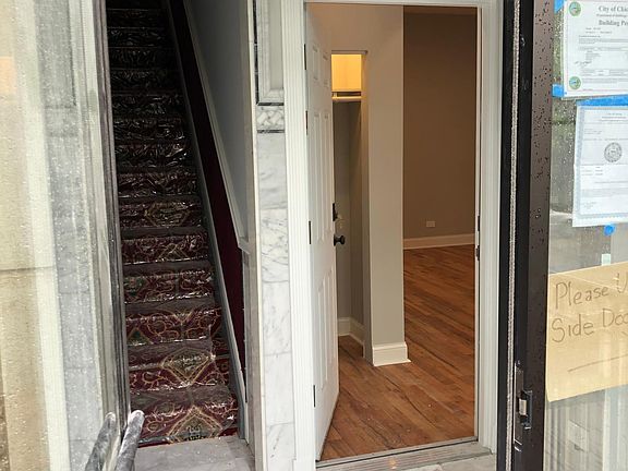 3rd image of 1826 W Erie St #3F