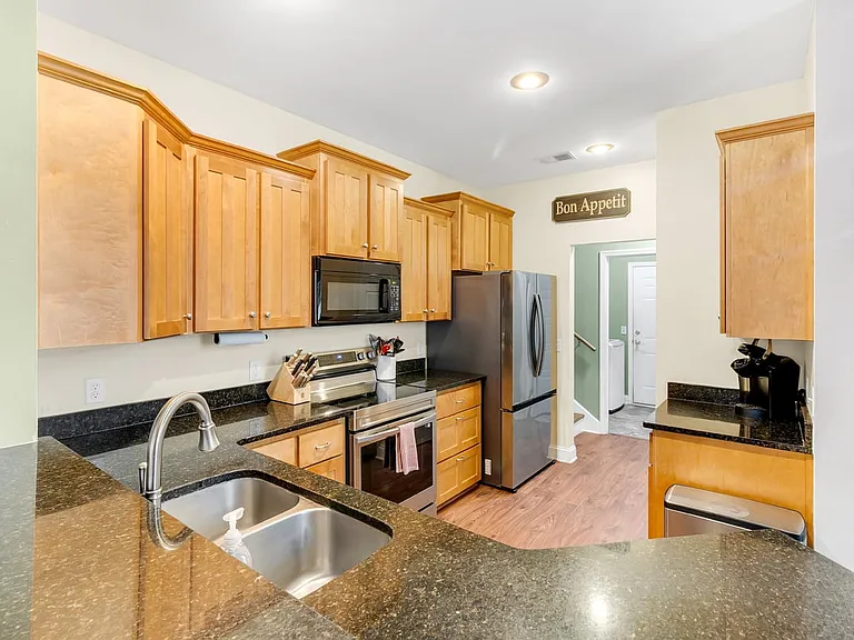 232 Cottonham Ct — Photo 33