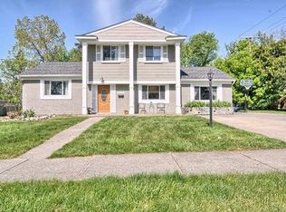 24059 Creekside Dr, Farmington Hills, MI 48336