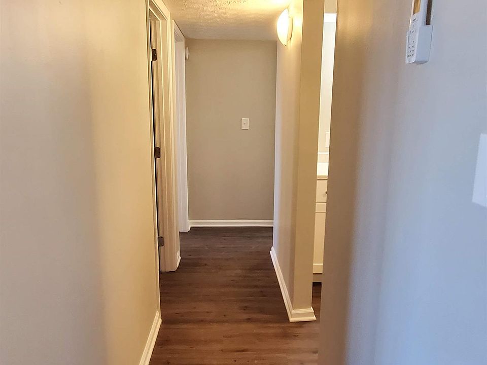 1st image of 115 Southview Dr APT 8