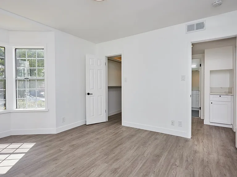 381 Waldo Ave #1 — Photo 9
