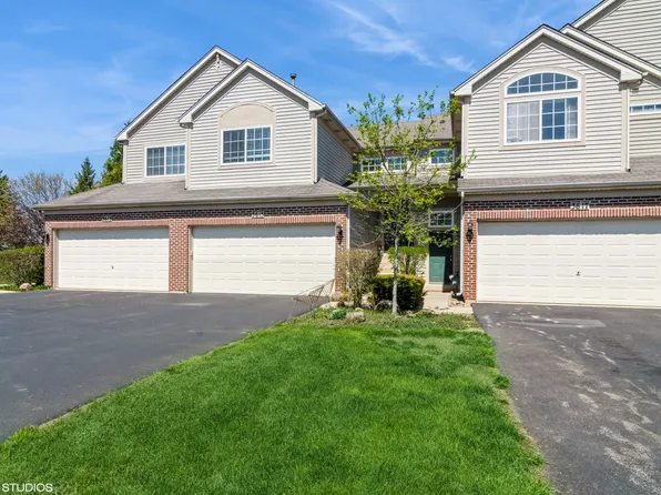 3617 Roanoke Ave, Carpentersville, IL 60110