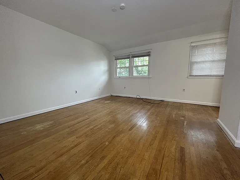 217 Vassar Dr — Photo 14