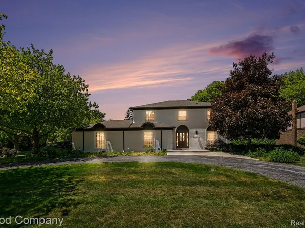 30049 Mayfair Dr, Farmington, MI 48331