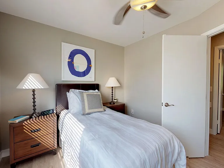 Henry Square- Luxury Townhomes — Photo 20
