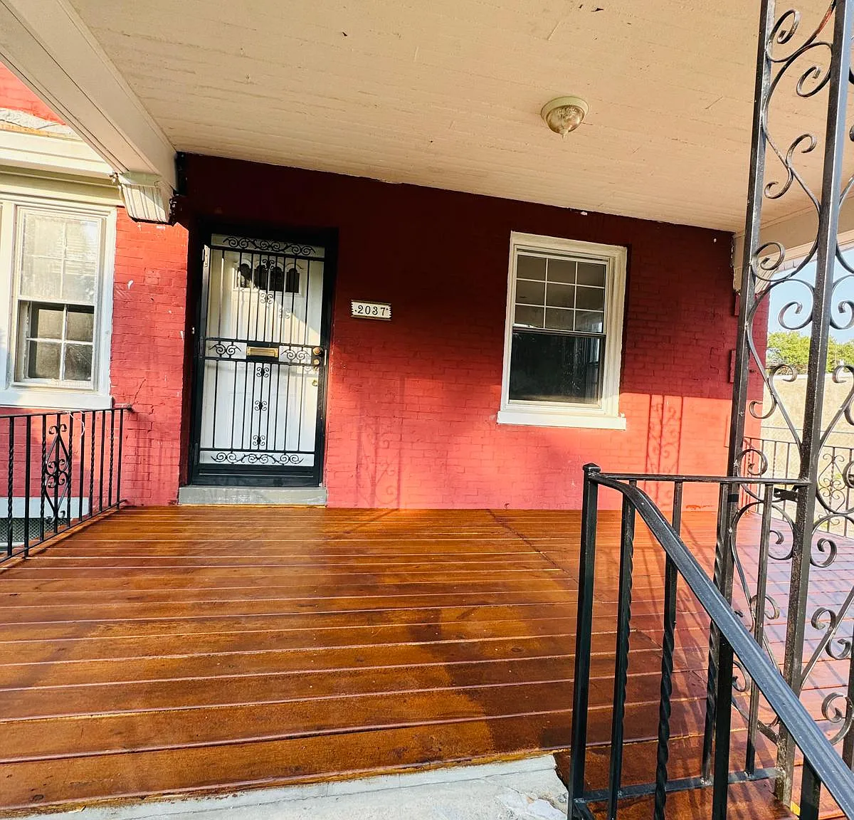 5 bed, 2.5 bath, 3500 sqft, $3,200 — Photo 3