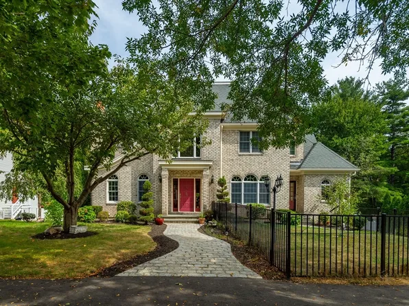58 Andrews Rd, Wakefield, MA 01880