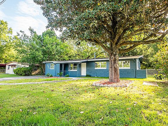 4th image of 4029 Macgregor Dr