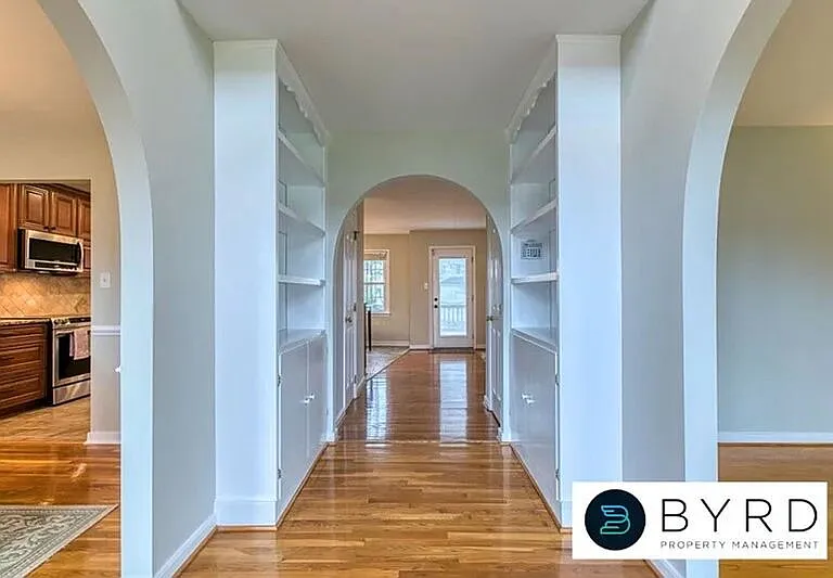 4997 Hanover Meadow Dr — Photo 2