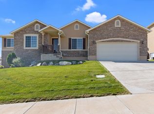 203 W Ferruginous Way, Saratoga Springs, UT 84045