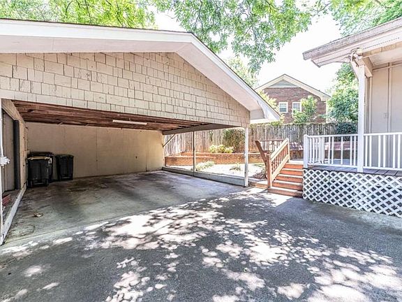 5th image of 809 E 2nd Ave E