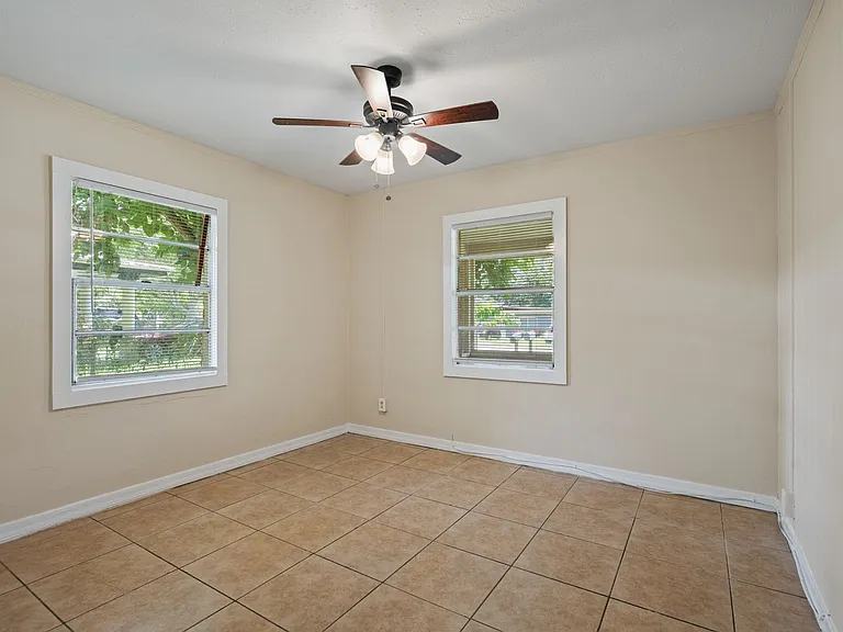 347 Lena St — Photo 13