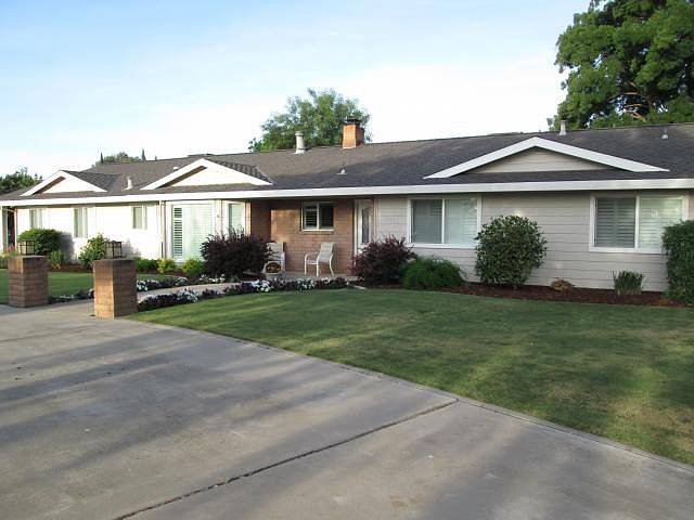 2nd image of 2831 Damos Rd