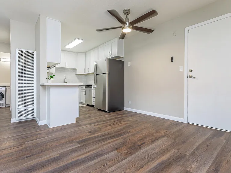 4401 Central Ave — Photo 60