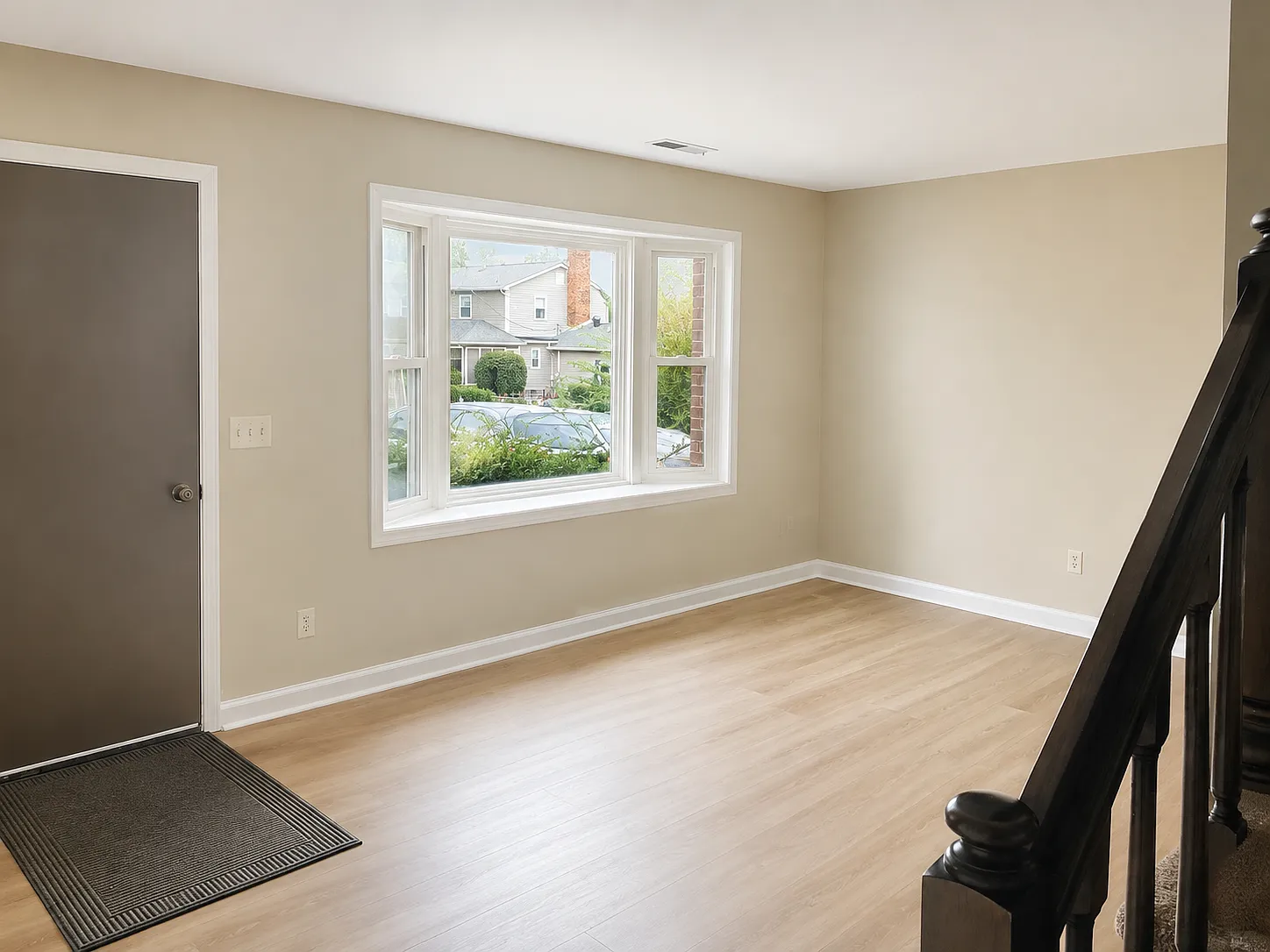 3 bed, 1304 sqft, $2,150 — Photo 2