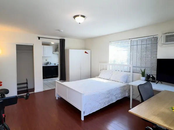 1197 W 36th St APT C, Los Angeles, CA 90007
