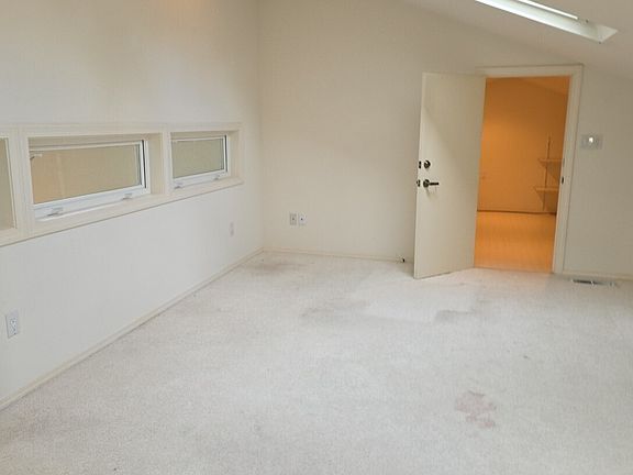 4th image of 2417 Greenhaven Place NW