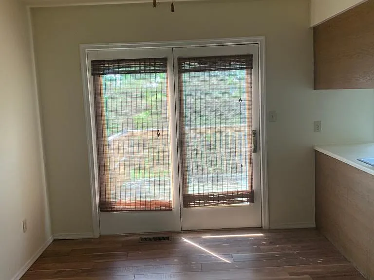 534 Becker St — Photo 14