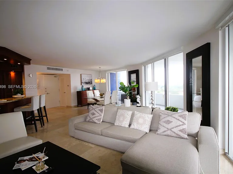 5161 Collins Ave #1004 — Photo 11