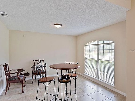 3rd image of 2261 Amberly Ave
