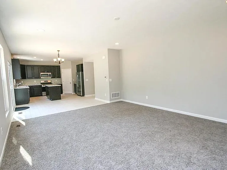 7861 Oldham Dr — Photo 12