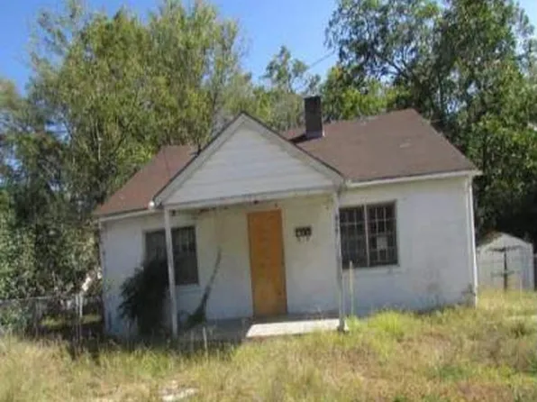 816 Silk Ln, Fayetteville, NC 28301