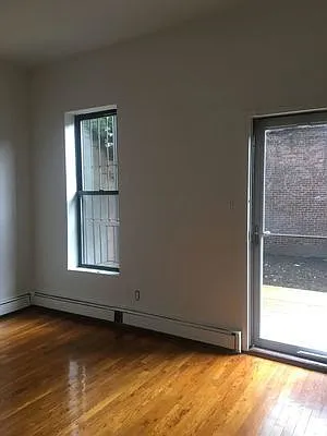 Rented by LDMI Realty Group LLC | media 16