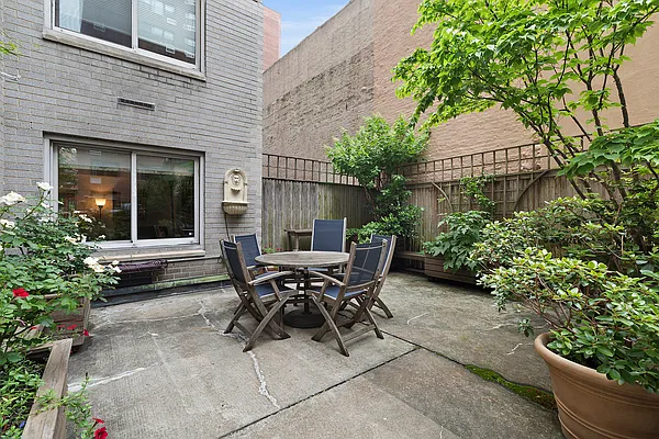 Sold by Compass | media 17