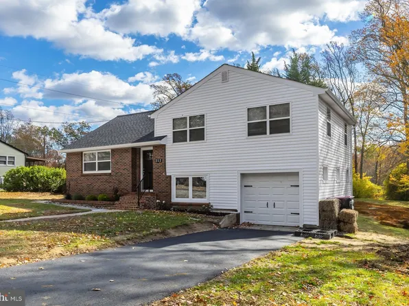 212 Summit Ave, Blackwood, NJ 08012