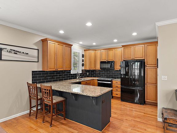 4th image of 2719 White Pine Cir