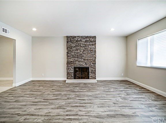 5th image of 1447 Edgehill Dr