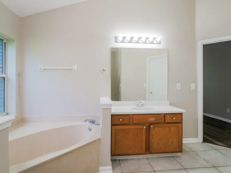 862 E Red House Branch Rd — Photo 10