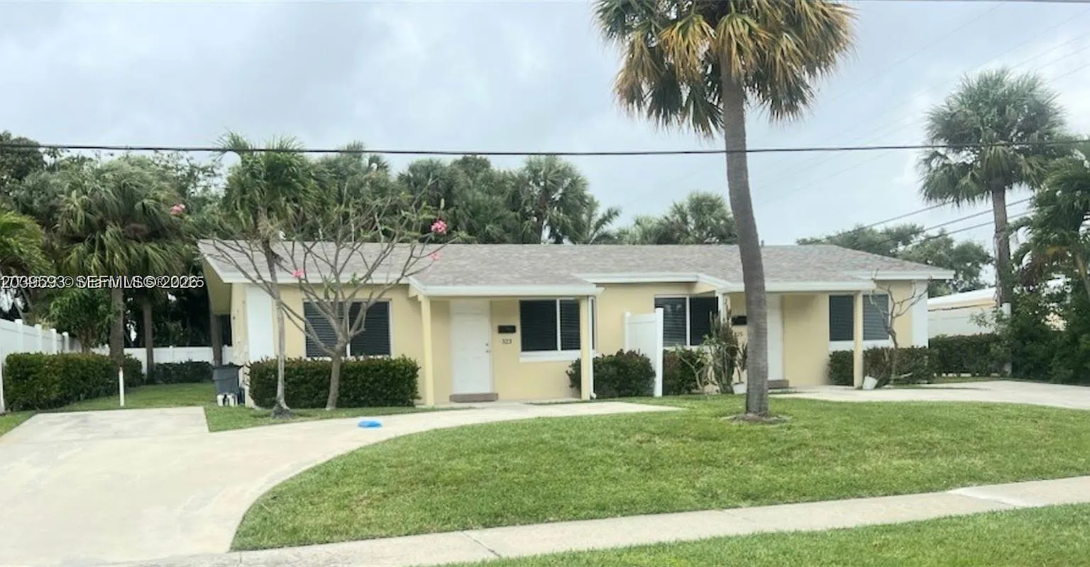North Palm Beach Village — Photo 1