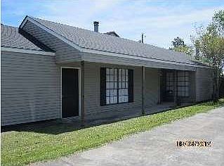 2nd image of 2011 E Parlange St