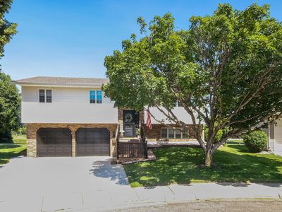 3 Linda Ln, Aberdeen, SD, 57401