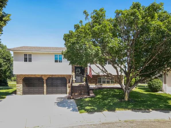 3 Linda Ln, Aberdeen, SD 57401