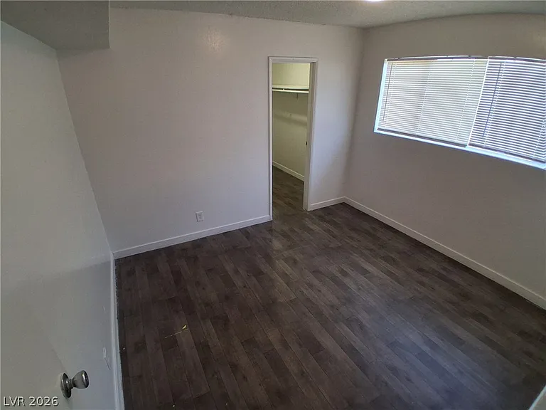 2100 Sunrise Ave #6 — Photo 2