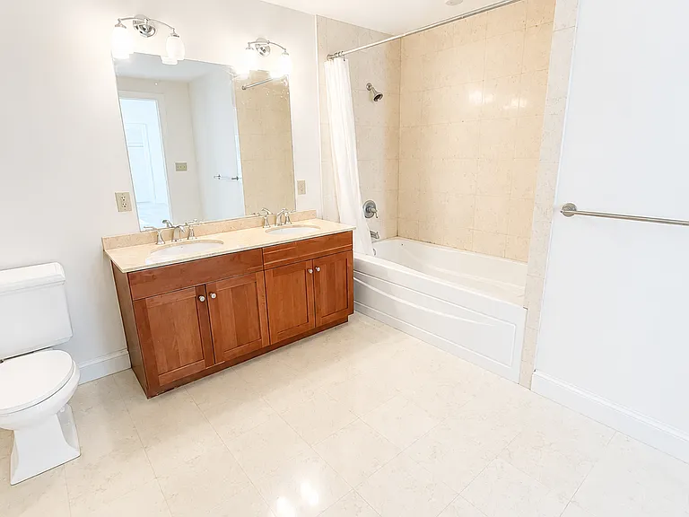 10 Vernon St #305 — Photo 14